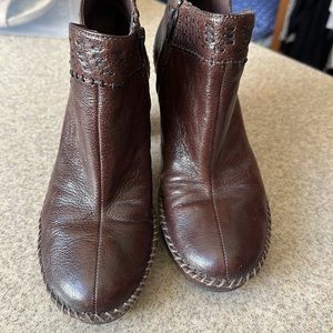 Indigo, brown boots, with great stitch, detailing, side, zipper